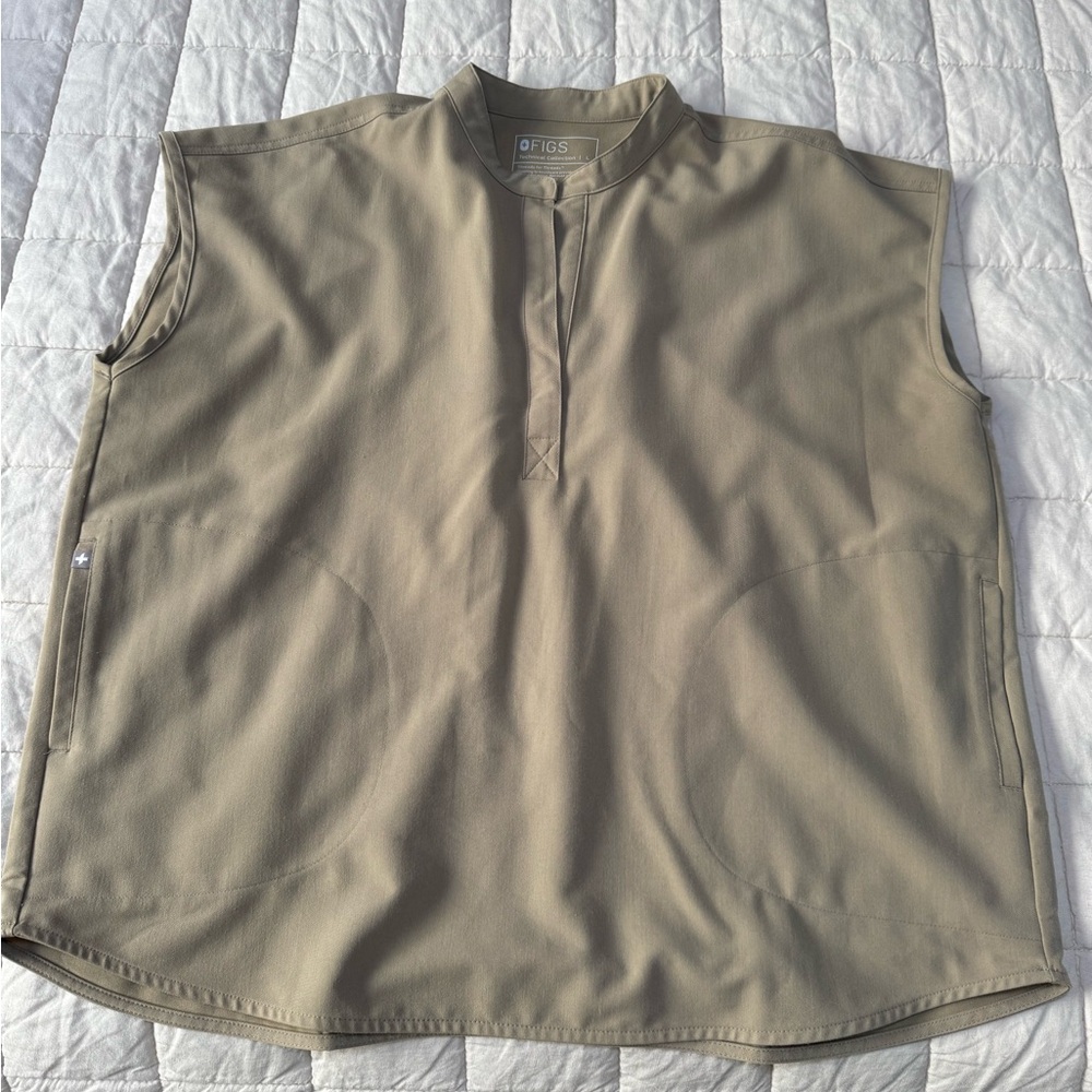 FIGS Rafaela Oversized Scrub Top Latte L